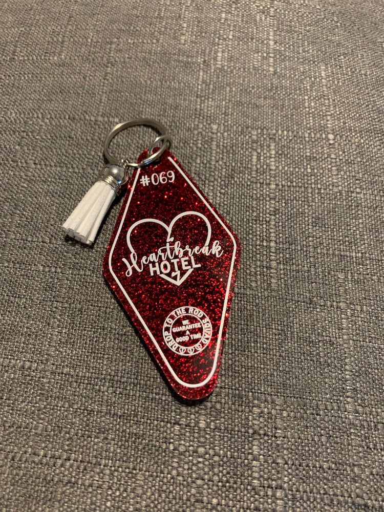 Heartbreak Hotel Vintage Hotel Motel Keychain / Keyring